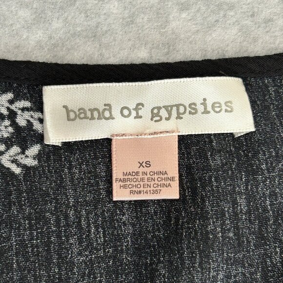 BAND OF GYPSIES XS Romper Black White Boho Bandana Print V-Neck Flutter Sleeve - Picture 9 of 12